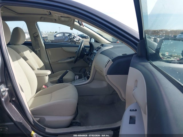 2013 Toyota COROLLA LE 照片 5