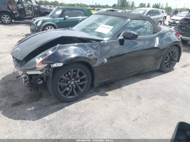2018 Nissan 370Z TOURING — фото 2