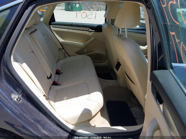 2015 Volkswagen PASSAT 2.0L TDI SE 照片 8