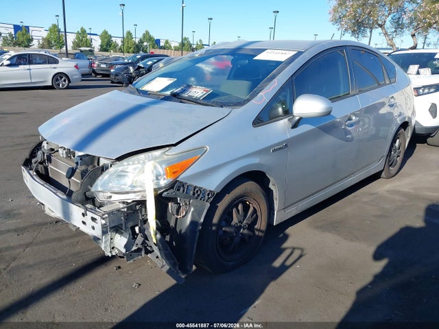 2013 Toyota PRIUS THREE — фото 2