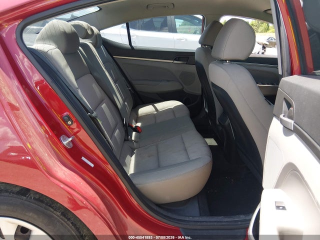 صورة 8 لـ 2017 Hyundai ELANTRA SE