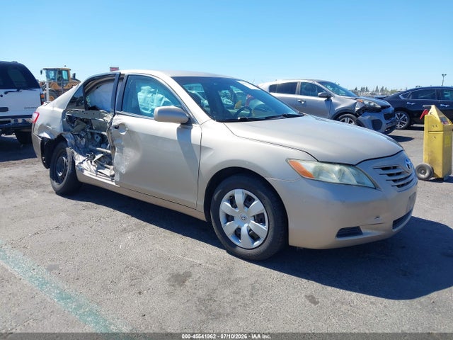 2007 Toyota CAMRY LE photo 1