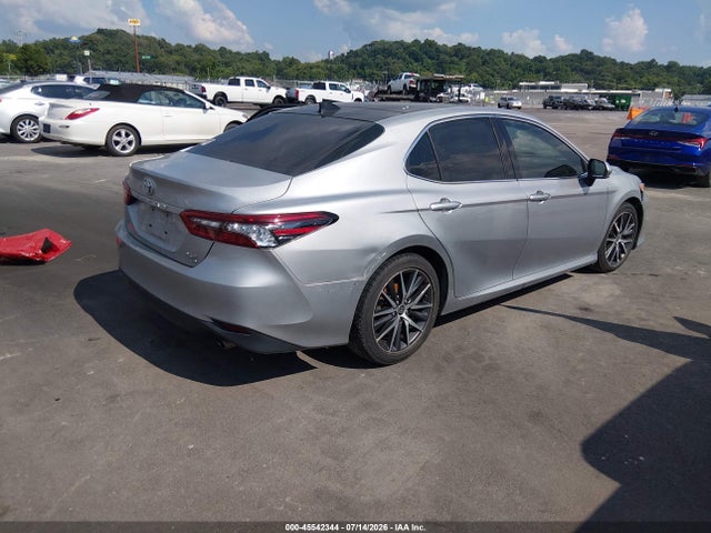 2021 TOYOTA CAMRY XLE AWD 4