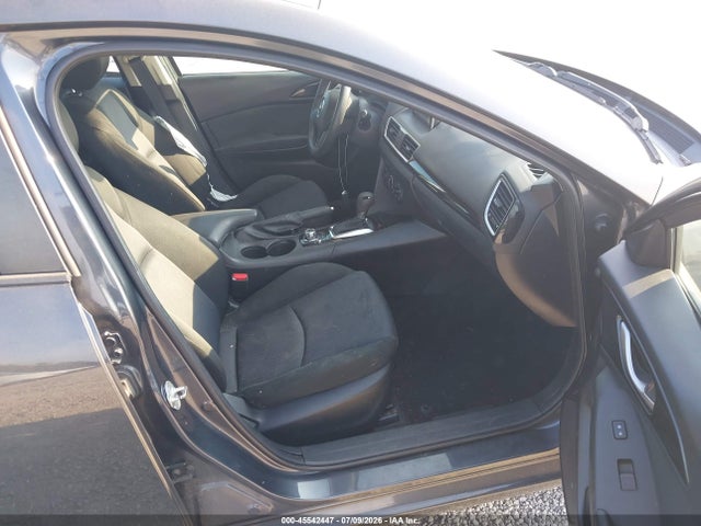 صورة 5 لـ 2015 Mazda MAZDA3