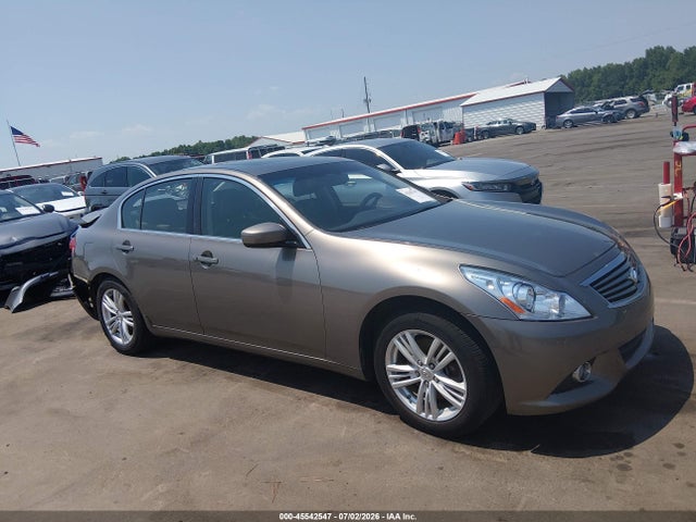 2013 INFINITI G37 