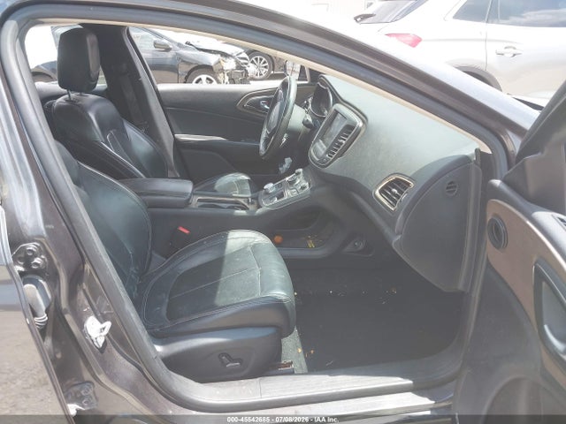 2015 Chrysler 200 C 照片 5