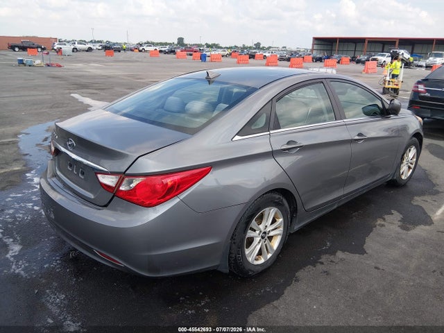 2013 Hyundai SONATA GLS 照片 4