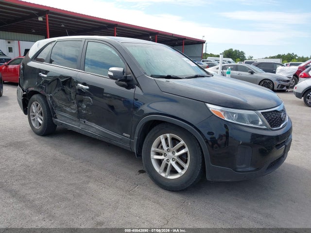 2014 KIA SORENTO LX
