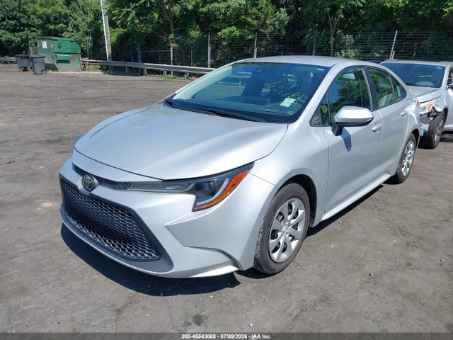 2020 Toyota COROLLA LE photo 2