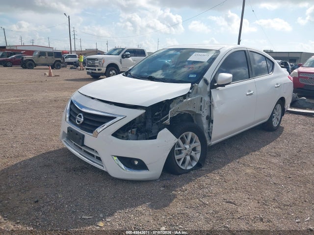2017 Nissan VERSA 1.6 SV — фото 2