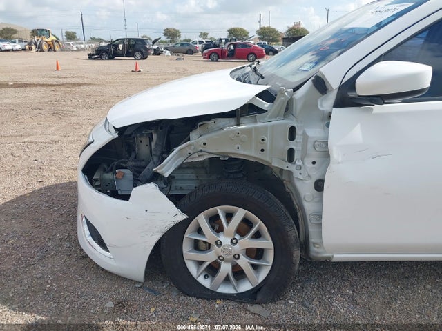 2017 Nissan VERSA 1.6 SV — фото 6