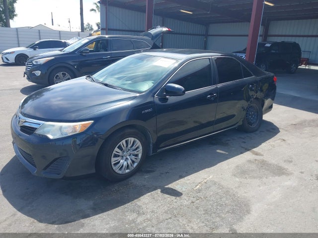 صورة 2 لـ 2014 Toyota CAMRY HYBRID LE