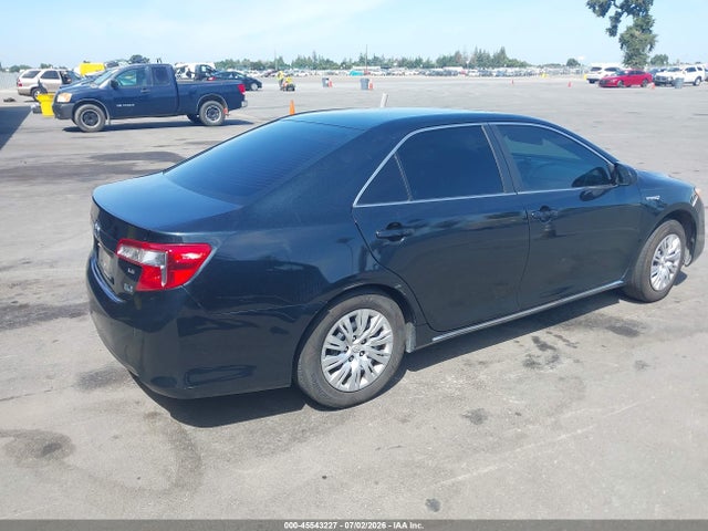 صورة 4 لـ 2014 Toyota CAMRY HYBRID LE