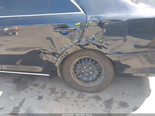 صورة 6 لـ 2014 Toyota CAMRY HYBRID LE