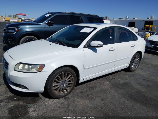 2010 Volvo S40 2.4I — фото 2