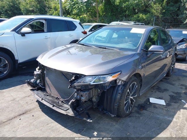 2018 Toyota CAMRY SE — фото 2