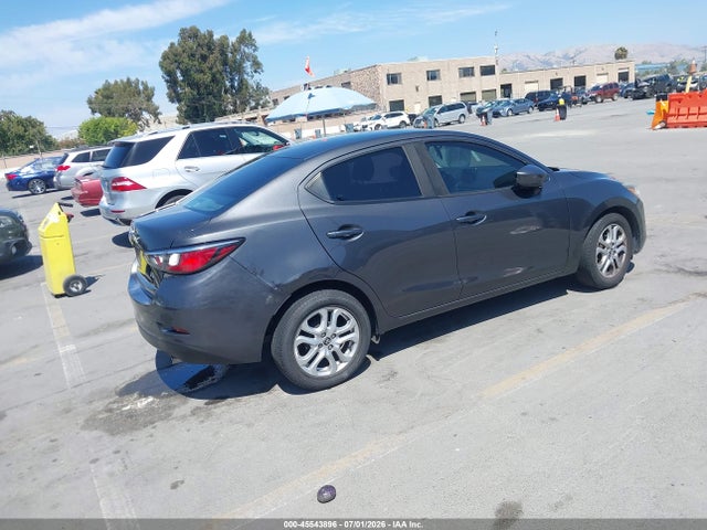 2017 Toyota YARIS IA 照片 4