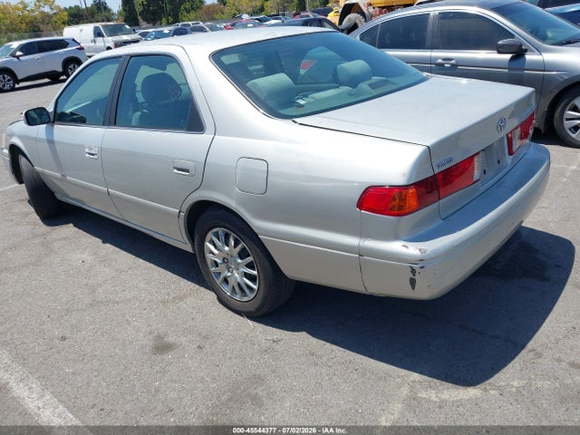 2001 Toyota CAMRY LE 缩略图 3