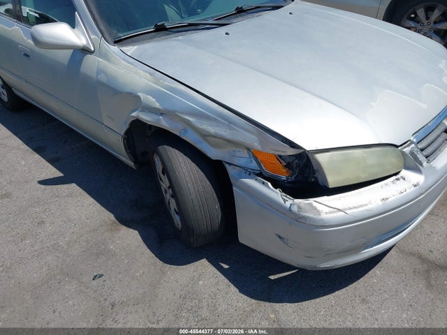 2001 Toyota CAMRY LE 照片 6