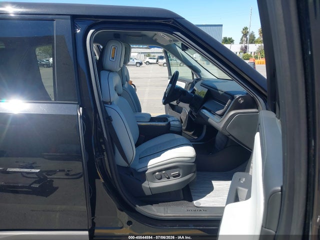 2023 Rivian R1T ADVENTURE QUAD MOTOR LARGE PACK photo 5