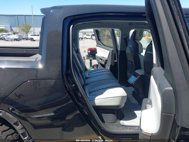2023 Rivian R1T ADVENTURE QUAD MOTOR LARGE PACK photo 8