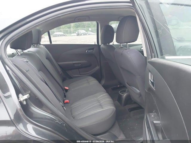 صورة 8 لـ 2014 Chevrolet SONIC LT AUTO