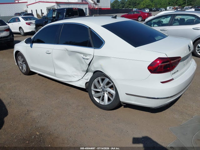 2018 Volkswagen PASSAT 2.0T SE — фото 3
