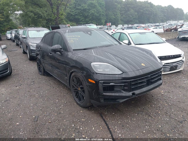 2024 PORSCHE CAYENNE 