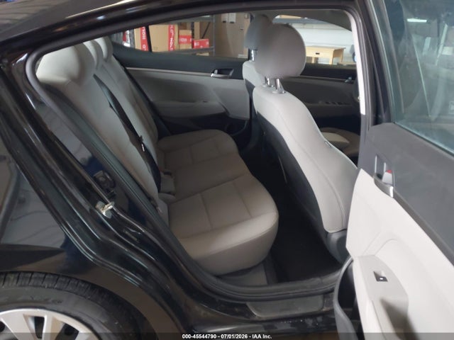 صورة 8 لـ 2020 Hyundai ELANTRA SE