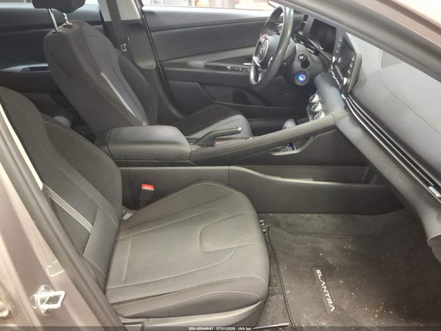 صورة 5 لـ 2023 Hyundai ELANTRA SE