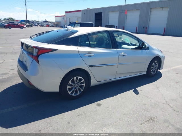 صورة 4 لـ 2020 Toyota PRIUS XLE
