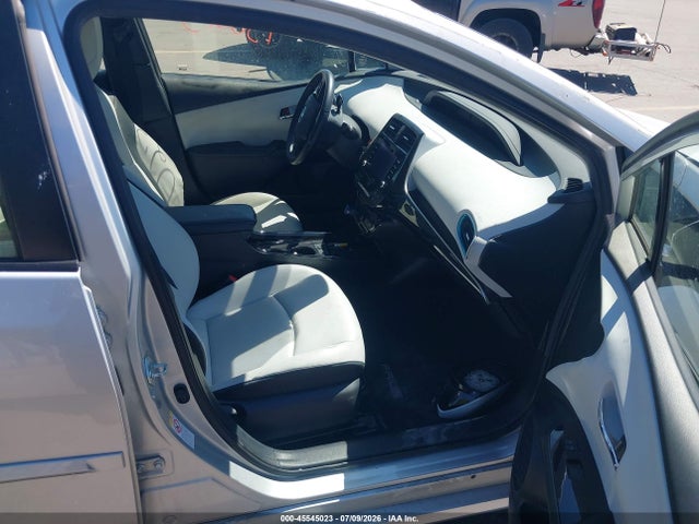 صورة 5 لـ 2020 Toyota PRIUS XLE
