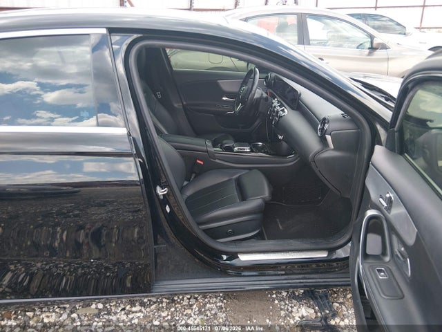 صورة 5 لـ 2020 Mercedes-BENZ A 220