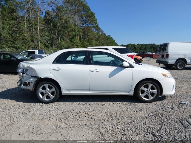 2013 Toyota COROLLA LE — миниатюра 13