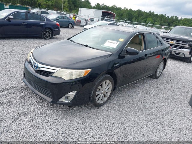 2013 Toyota CAMRY HYBRID XLE photo 2
