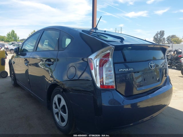 2014 Toyota PRIUS FOUR photo 3