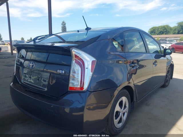 2014 Toyota PRIUS FOUR photo 4