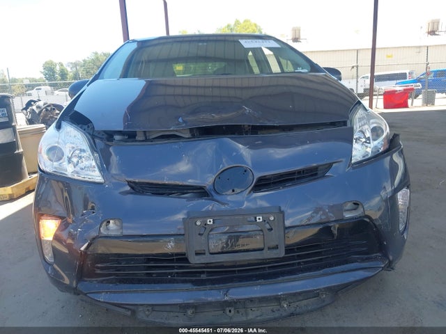 2014 Toyota PRIUS FOUR photo 6