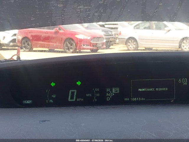 2014 Toyota PRIUS FOUR photo 7