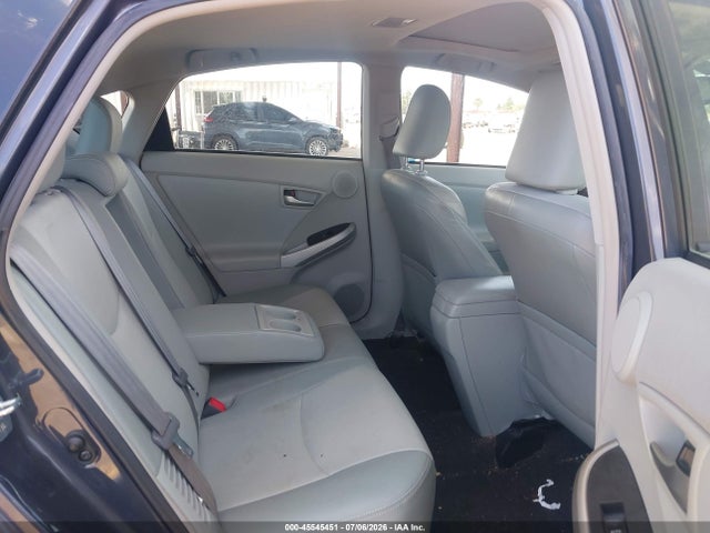 2014 Toyota PRIUS FOUR photo 8