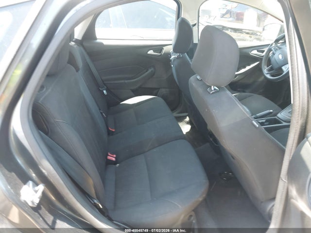 صورة 8 لـ 2016 FORD FOCUS SE
