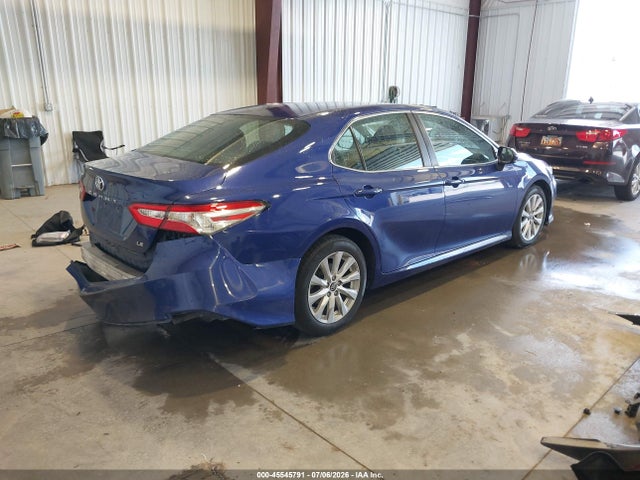 2018 Toyota CAMRY LE — фото 4