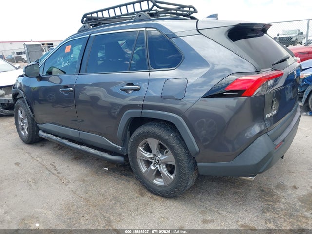 2022 TOYOTA RAV4 XLE 3
