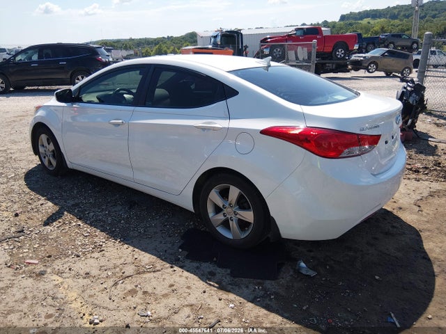 2013 Hyundai ELANTRA GLS 照片 3