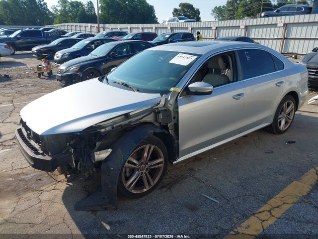 2014 Volkswagen PASSAT 1.8T SE photo 2