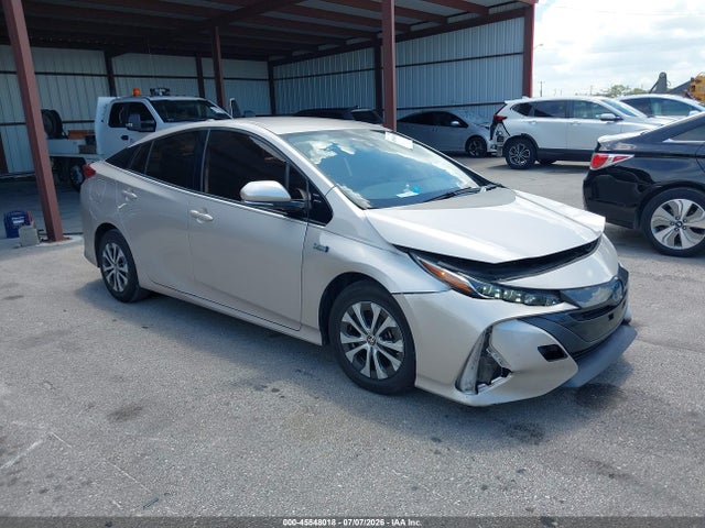 2020 TOYOTA PRIUS XLE