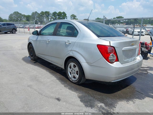 2016 Chevrolet SONIC LS AUTO — фото 3
