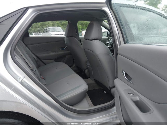 2021 Hyundai ELANTRA SE 照片 8