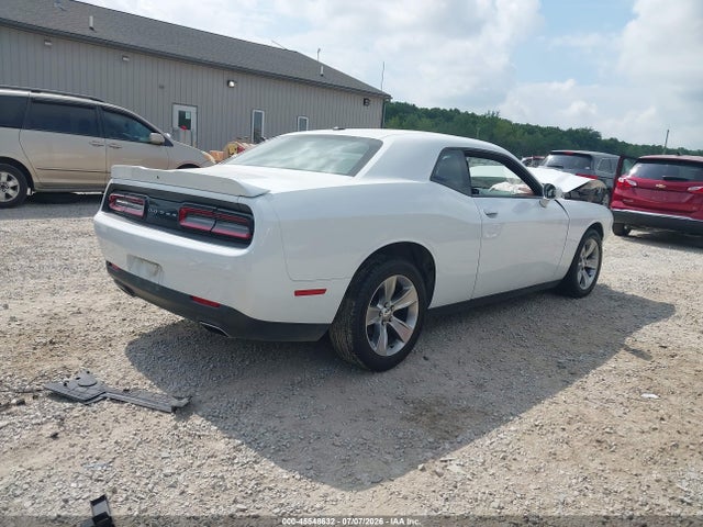 2021 Dodge CHALLENGER SXT — фото 4