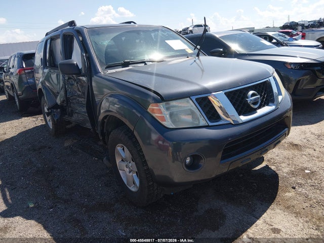 2011 NISSAN PATHFINDE SV
